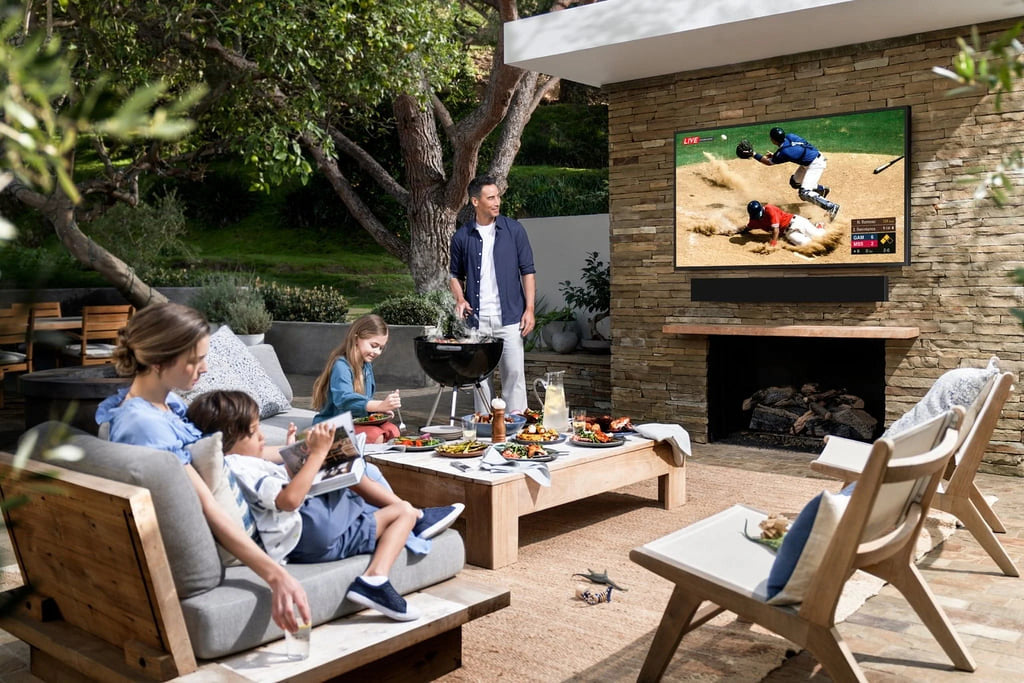 55 Class Outdoor QLED 4K Smart TV W896