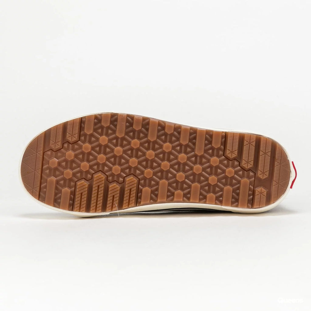 Black True White Shoes G76082