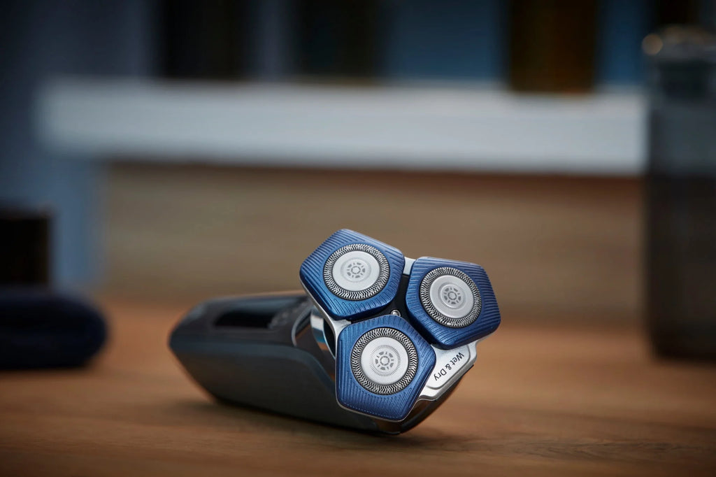 Rechargeable Wet & Dry Electric Shaver with Pop-Up Trimmer L66963