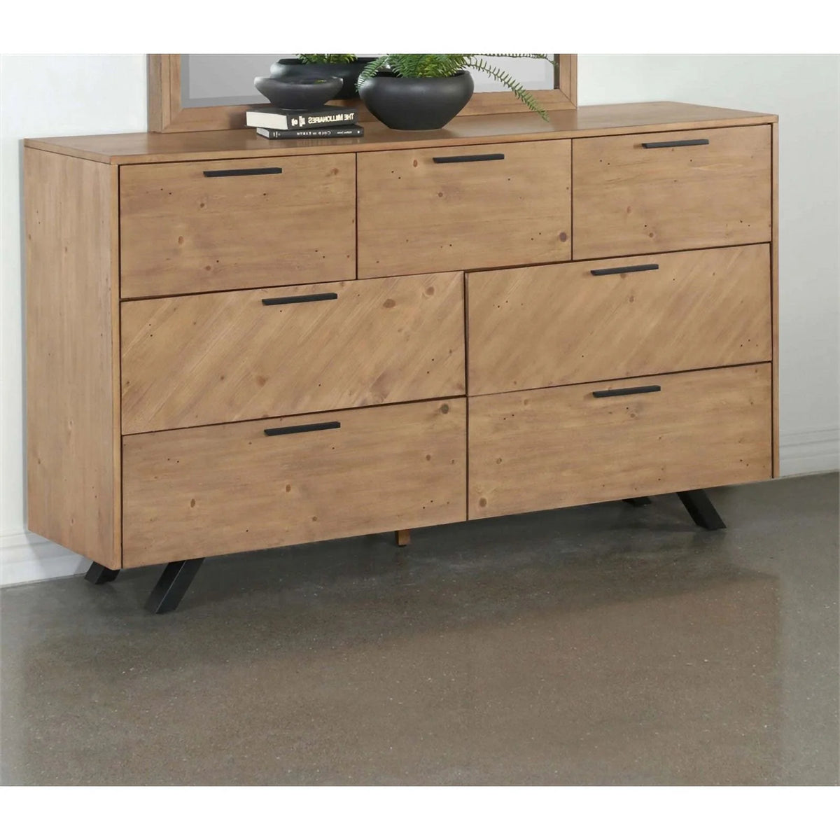 7 Drawer Wood Rectangular Dresser I5468