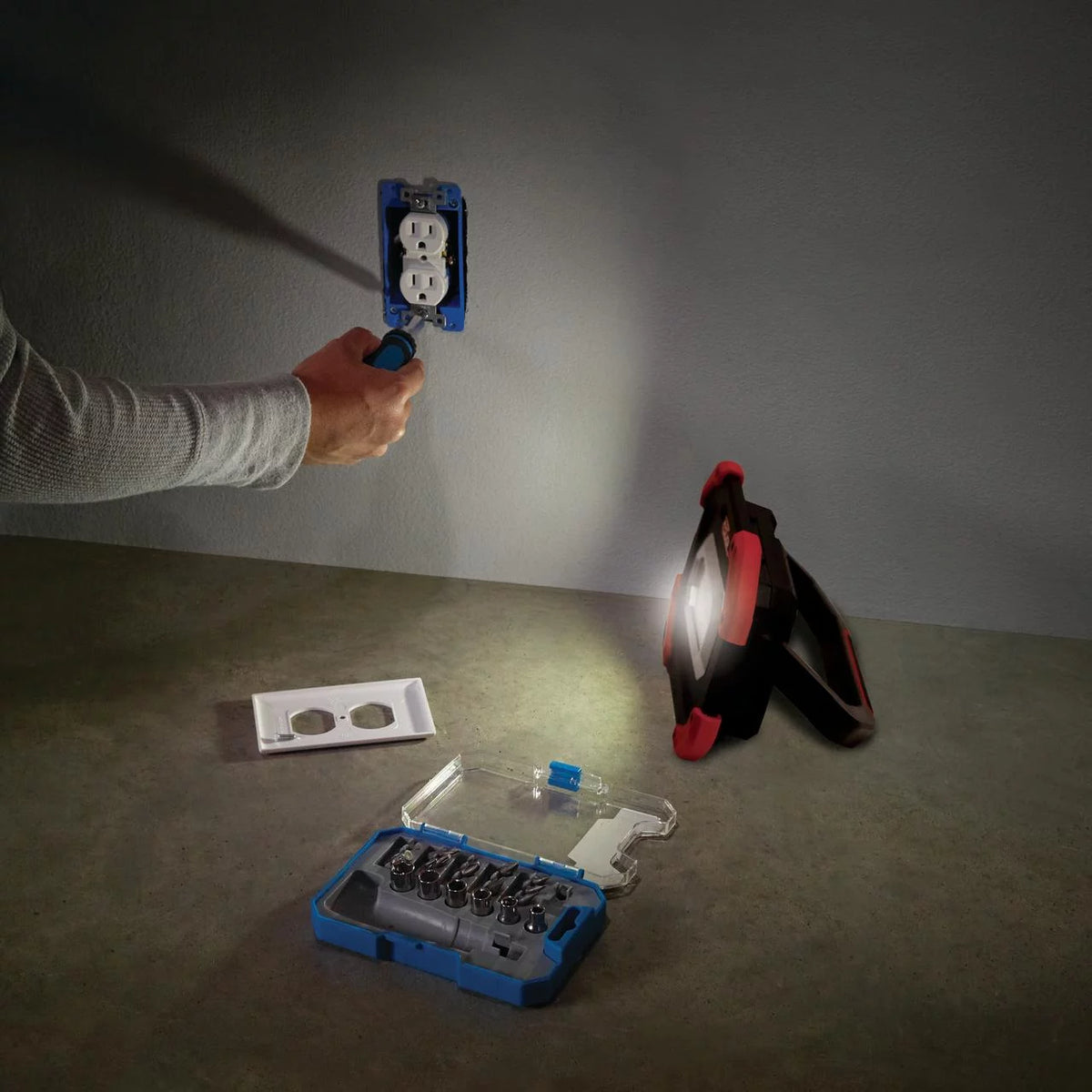 1200 Lumen LED Rechargeable Portable Work Light R906