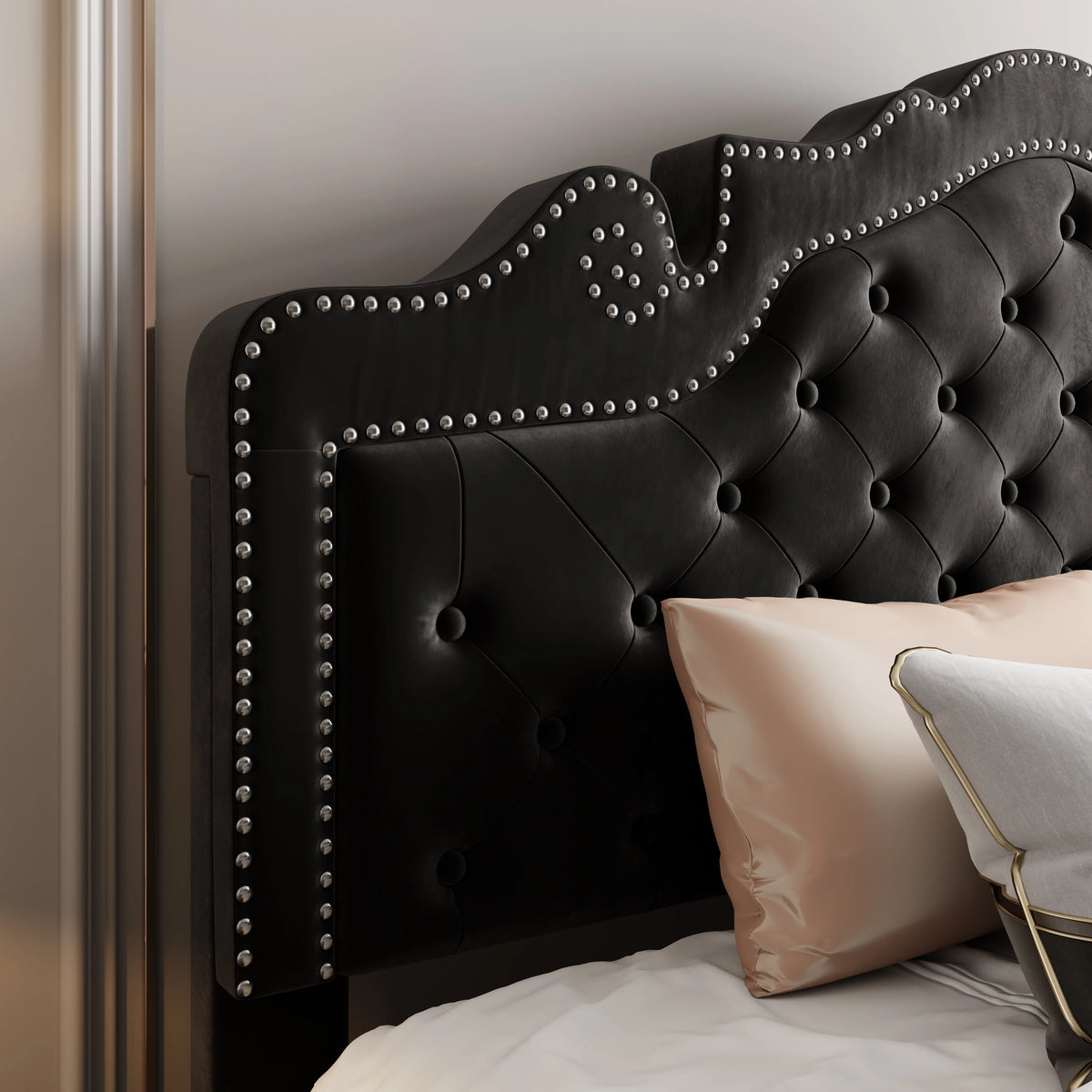 Queen Size Black Velvet Upholstered Platform Bed Frame S81536